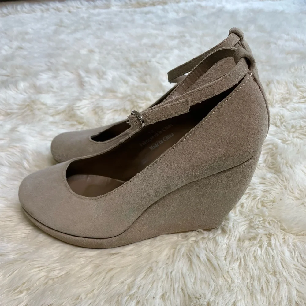 Cooperative by Urban Outfitters Beige Suede Wedge 7.5